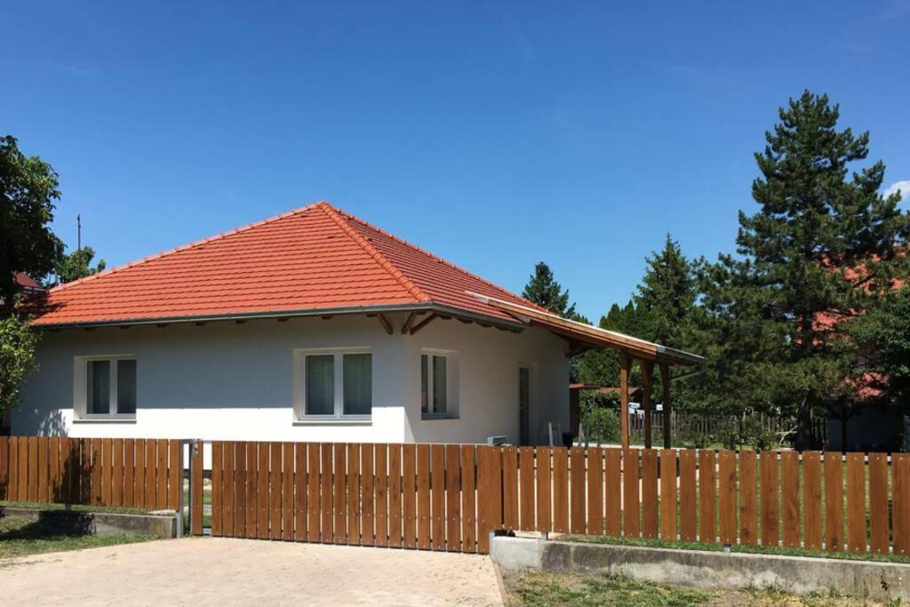 Balatonfenyves - Nagyváradi u. 4. Esterno foto
